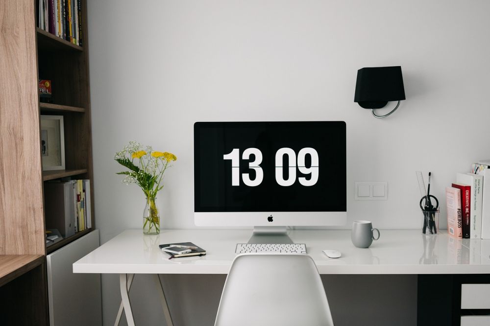 Tapet kontor är ett populärt koncept inom inredning och design som erbjuder en unik och inspirerande arbetsmiljö för kontorslokaler