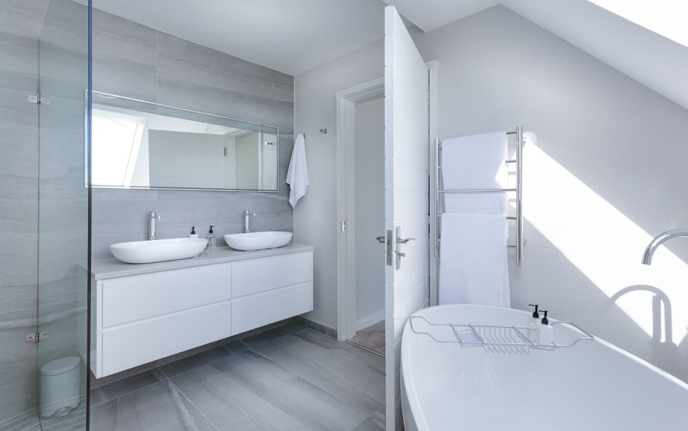 Modernt badrum: En stilig och innovativ oas för ditt hem
